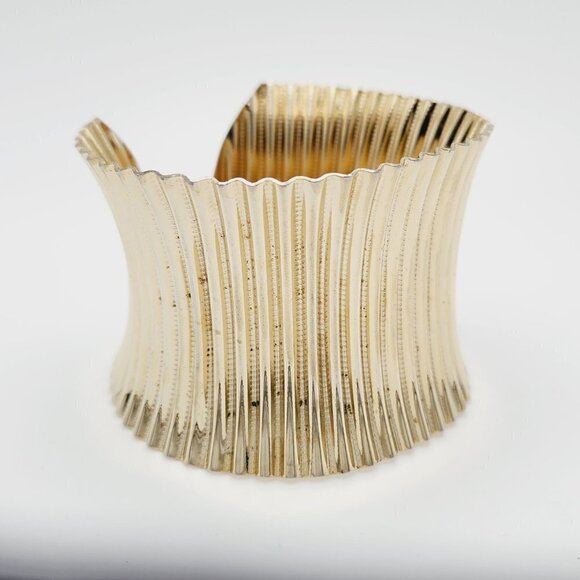 Vintage Park Lane 70's Ruffled Fluted Wide Gold Tone Cuff Bracelet - Picture 2 of 6